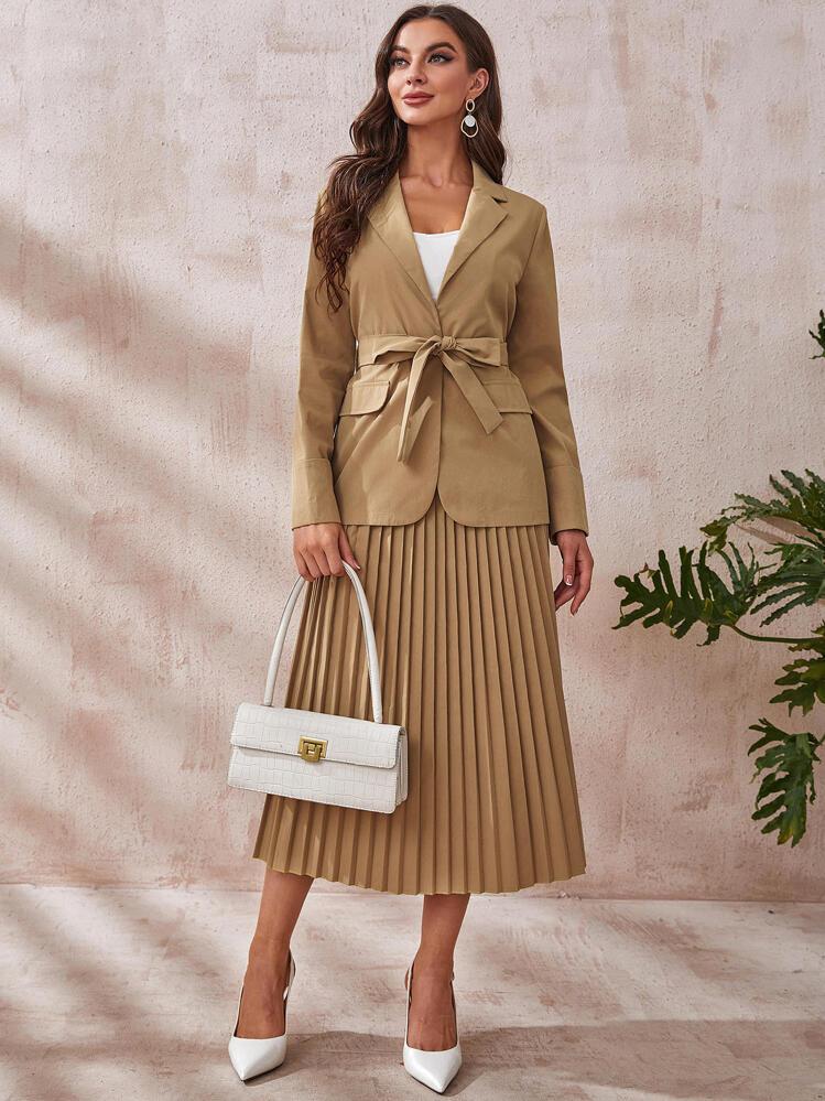 Blazer thắt eo: 5 cách phối gam trung tính tôn dáng mùa thu