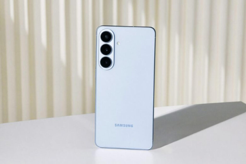 Samsung Galaxy S26 FE so với S26, S26 Plus và S25: nên chọn máy nào?