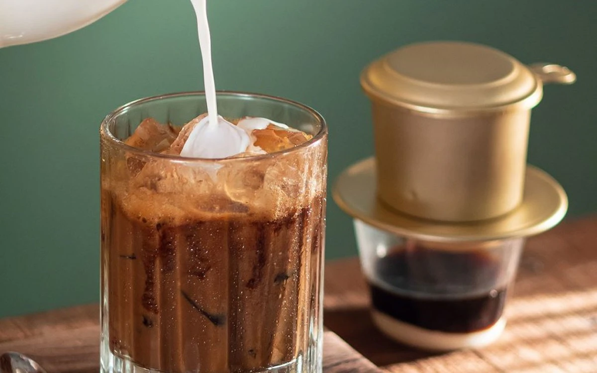 Những nhóm người nên hạn chế uống cà phê để bảo vệ tim mạch