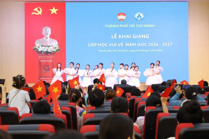 Lớp học trong bệnh viện: Giữ ước mơ học tập giữa những toa thuốc