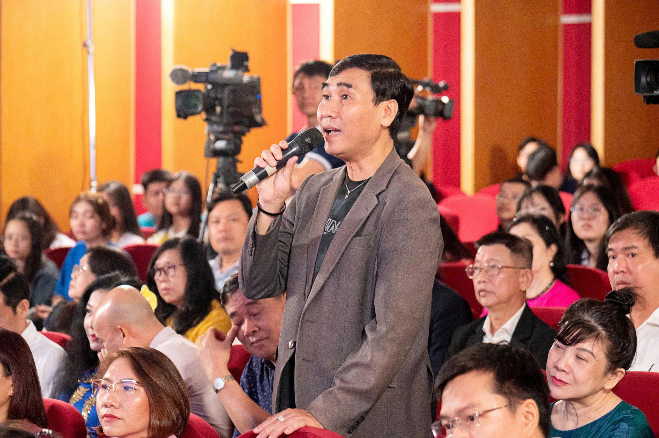 Cải lương cần gì để hút thế hệ trẻ?