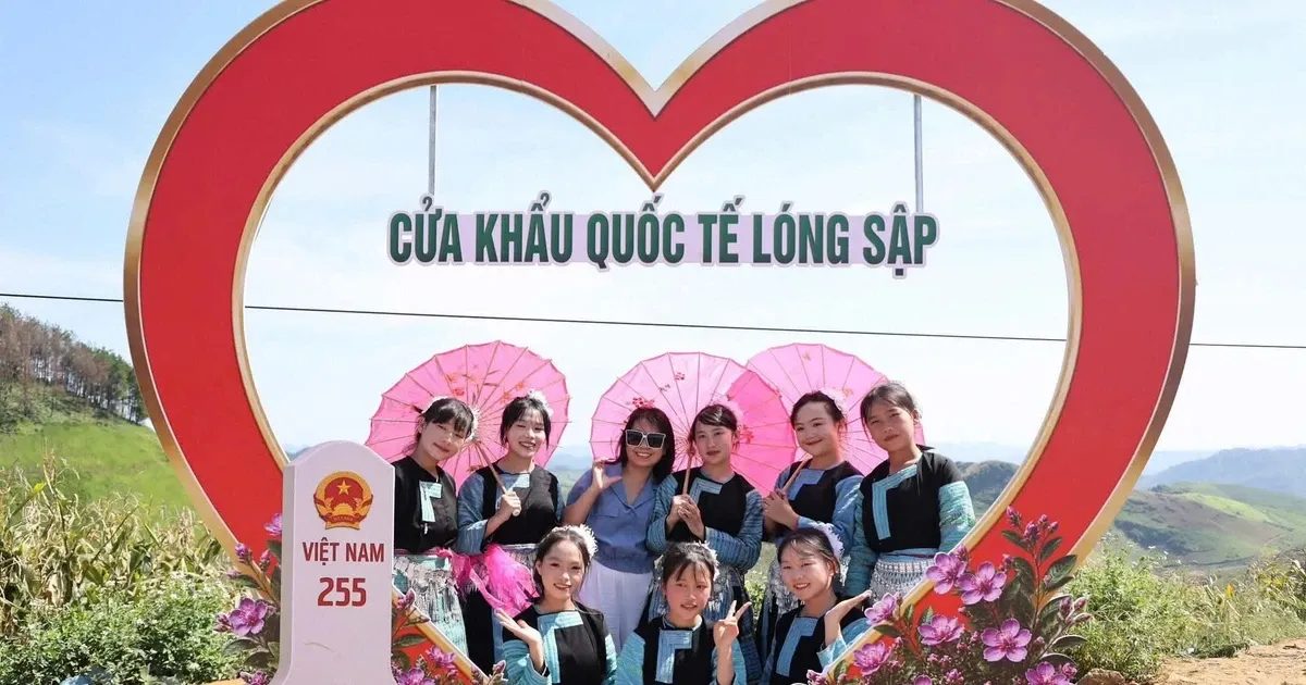 Phiên chợ biên giới Tây Bắc dịp Quốc khánh: đáng đi vì trải nghiệm văn hóa rẻ mà chất