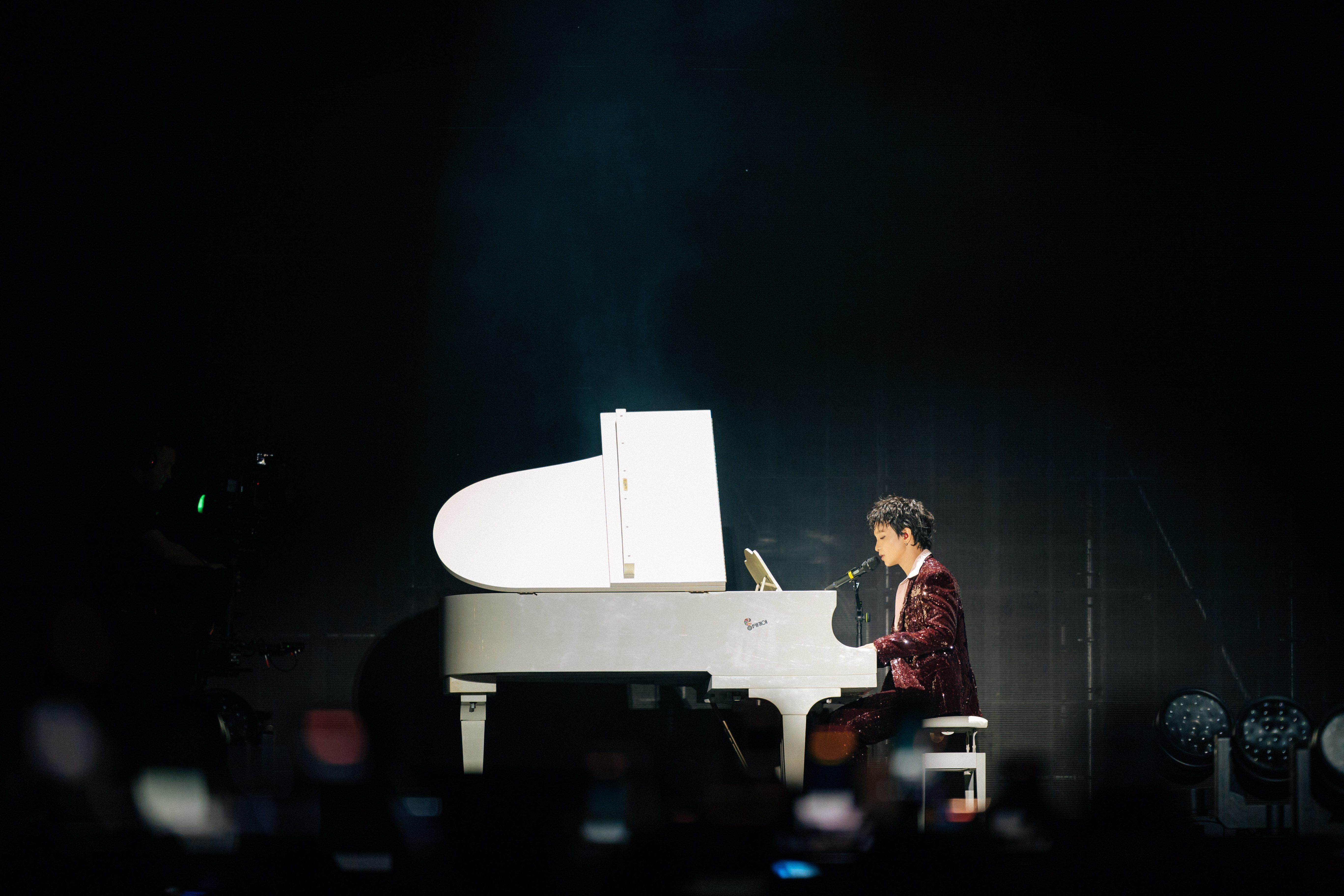 Hoàng Dũng và cú nhảy vọt từ phòng thể chất đến đại concert ngoài trời