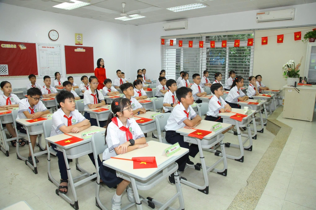 Học sinh khám phá STEM và AI ngay trong lễ khai giảng