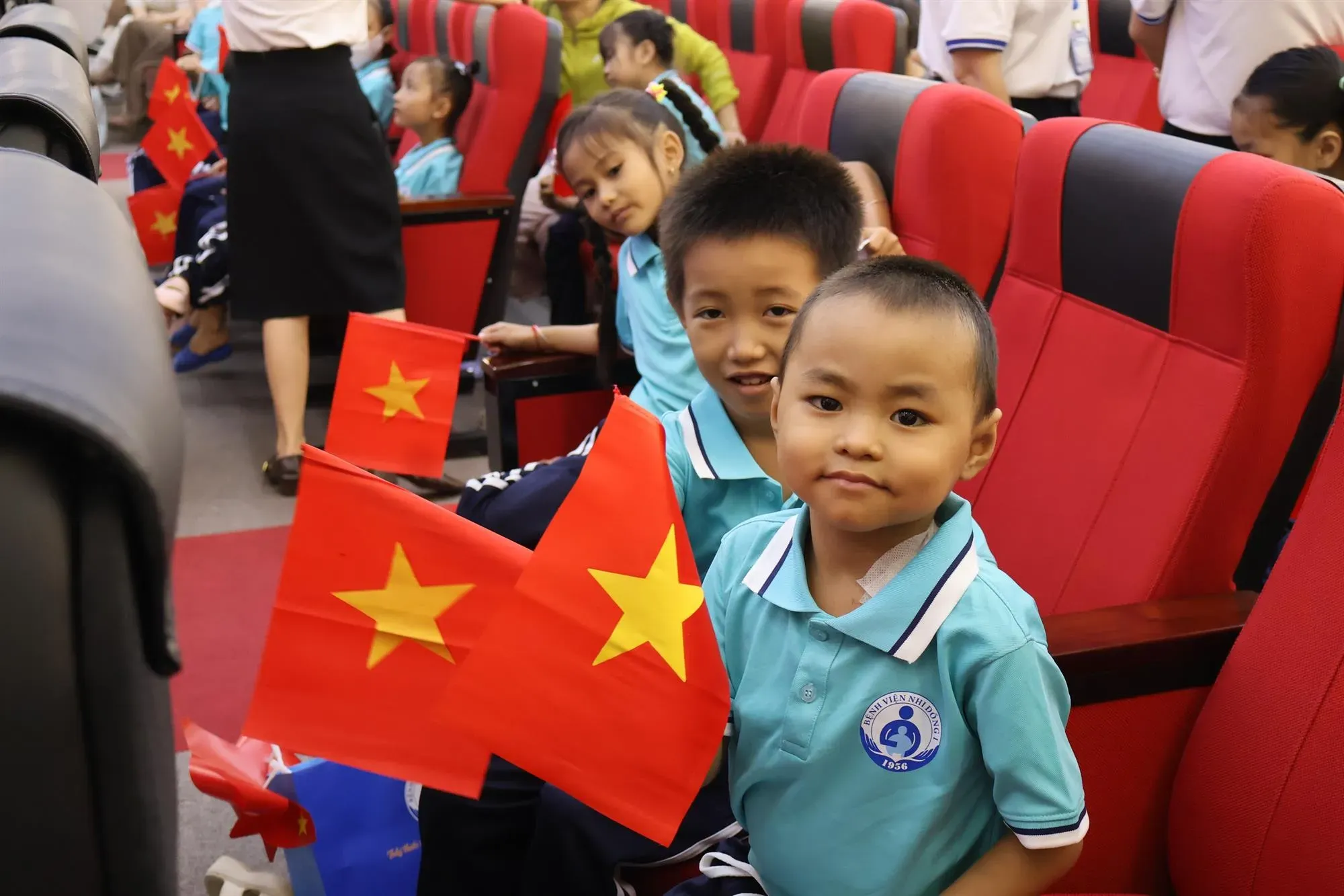 Lớp học trong bệnh viện: Giữ ước mơ học tập giữa những toa thuốc