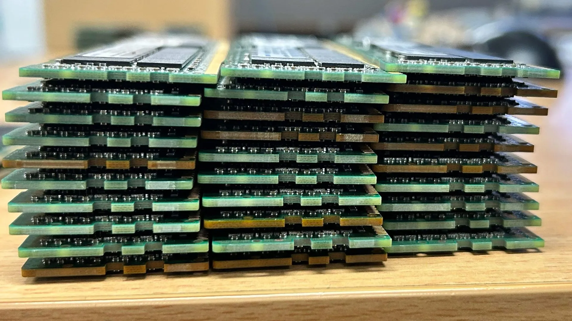 Từ 30 USD Thành 1.500 USD: Cách Săn Linh Kiện PC Giá Trị Ẩn Giấu Tại Chợ Đồ Cũ