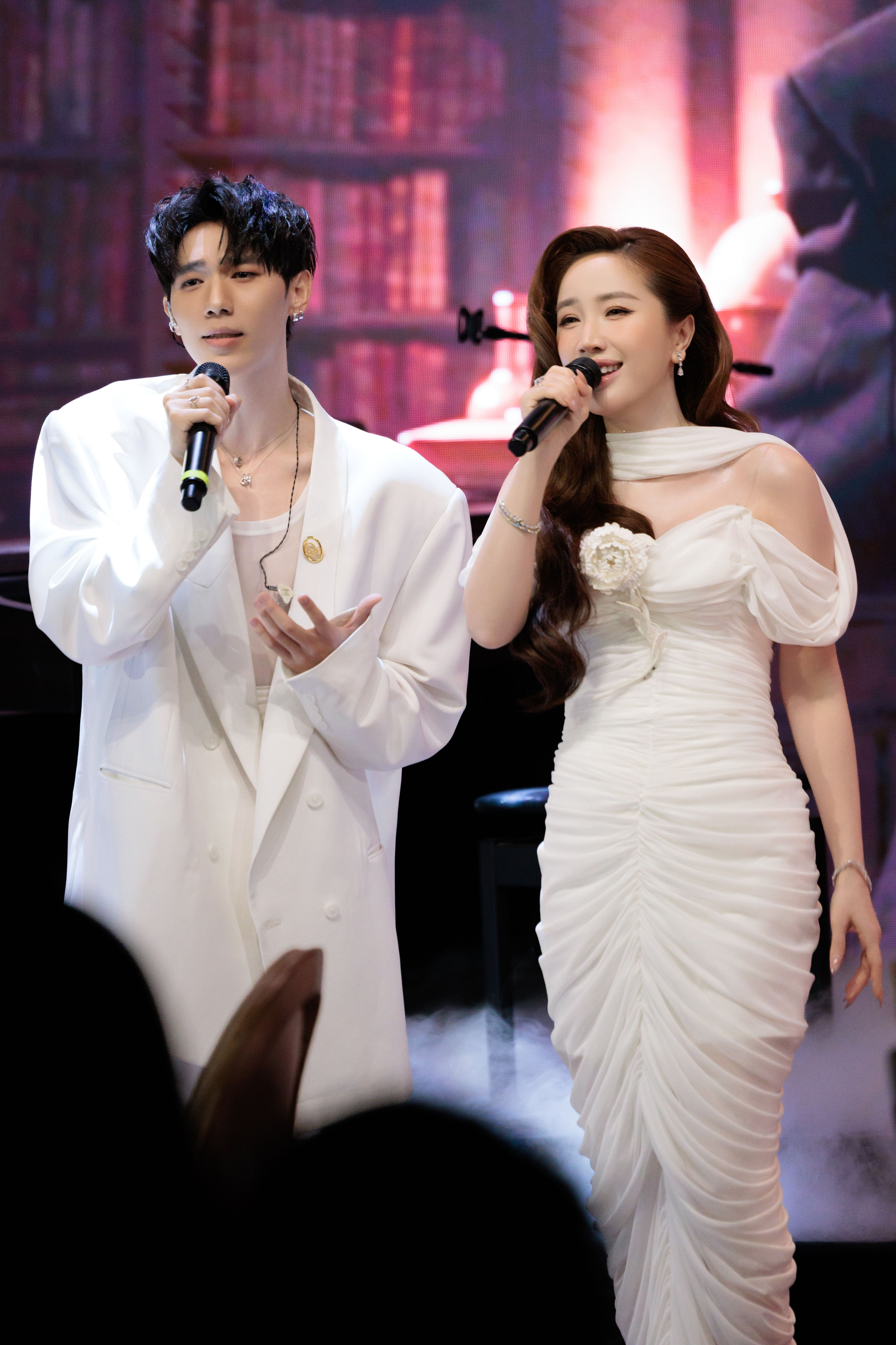 Album debut ‘Prince On’: Khi LOHAN rời gameshow để thành ca sĩ thực thụ