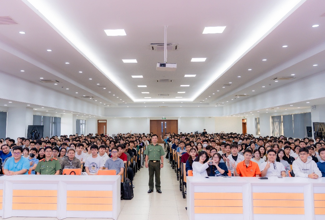 Đại học FPT trang bị kỹ năng an toàn mạng cho tân sinh viên: từ cảnh báo đến hành động