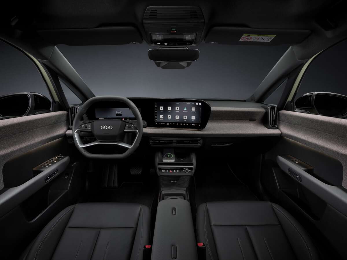 Audi A2 e-tron vs Range Rover Electric: Mana EV Premium Paling Cekap?