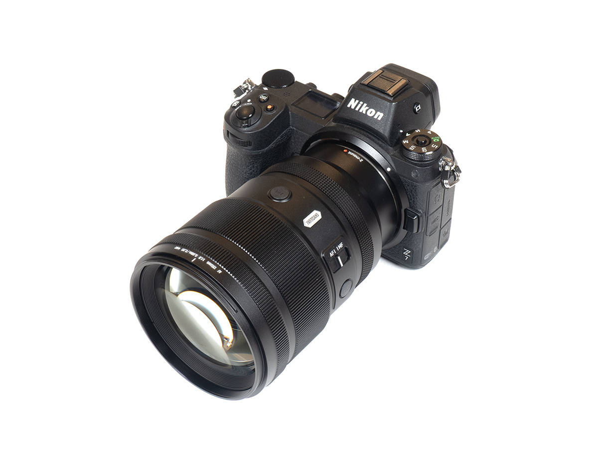 7Artisans AF 135mm f/1.8 MAX vs Sigma 105mm f/1.4: nên chọn ống kính tele prime nào?