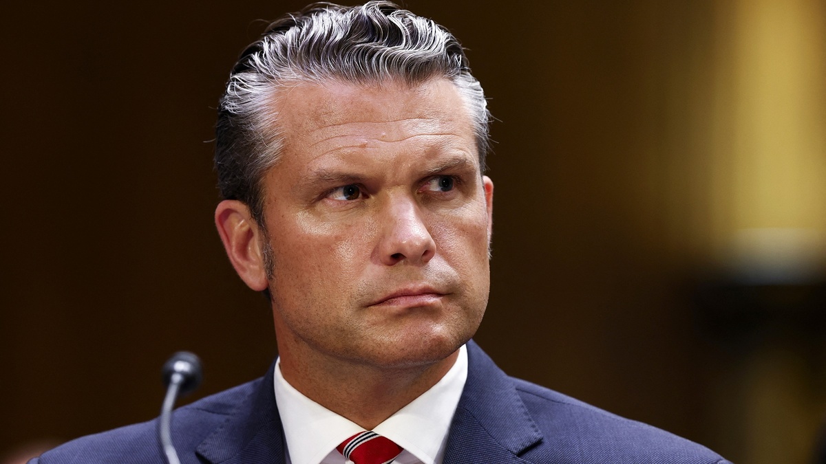 Bộ trưởng Quốc phòng Hegseth dưới làn đạn chỉ trích nội bộ