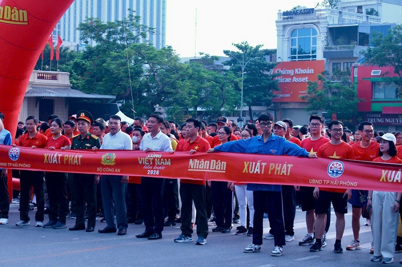 Hàng triệu bước chân mở ra một chuẩn mực sức khỏe cộng đồng mới