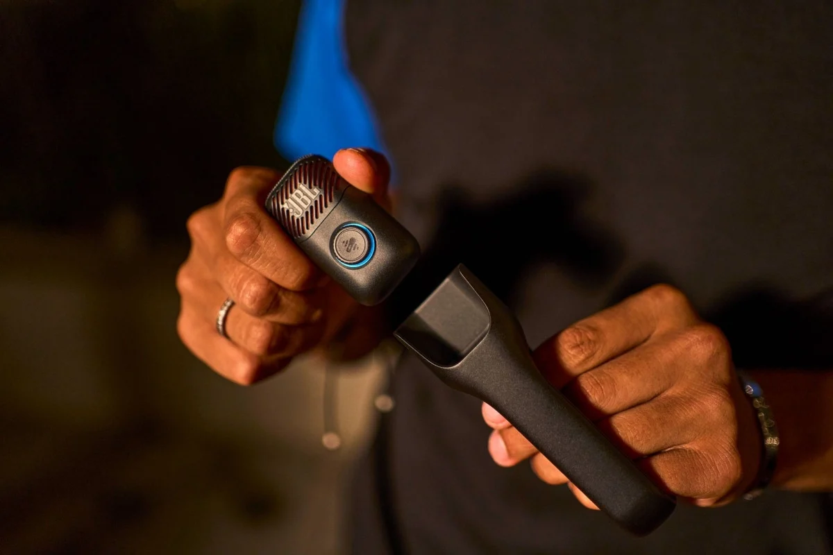 JBL EasySing Mic Mini: micro karaoke thông minh có đáng tiền?