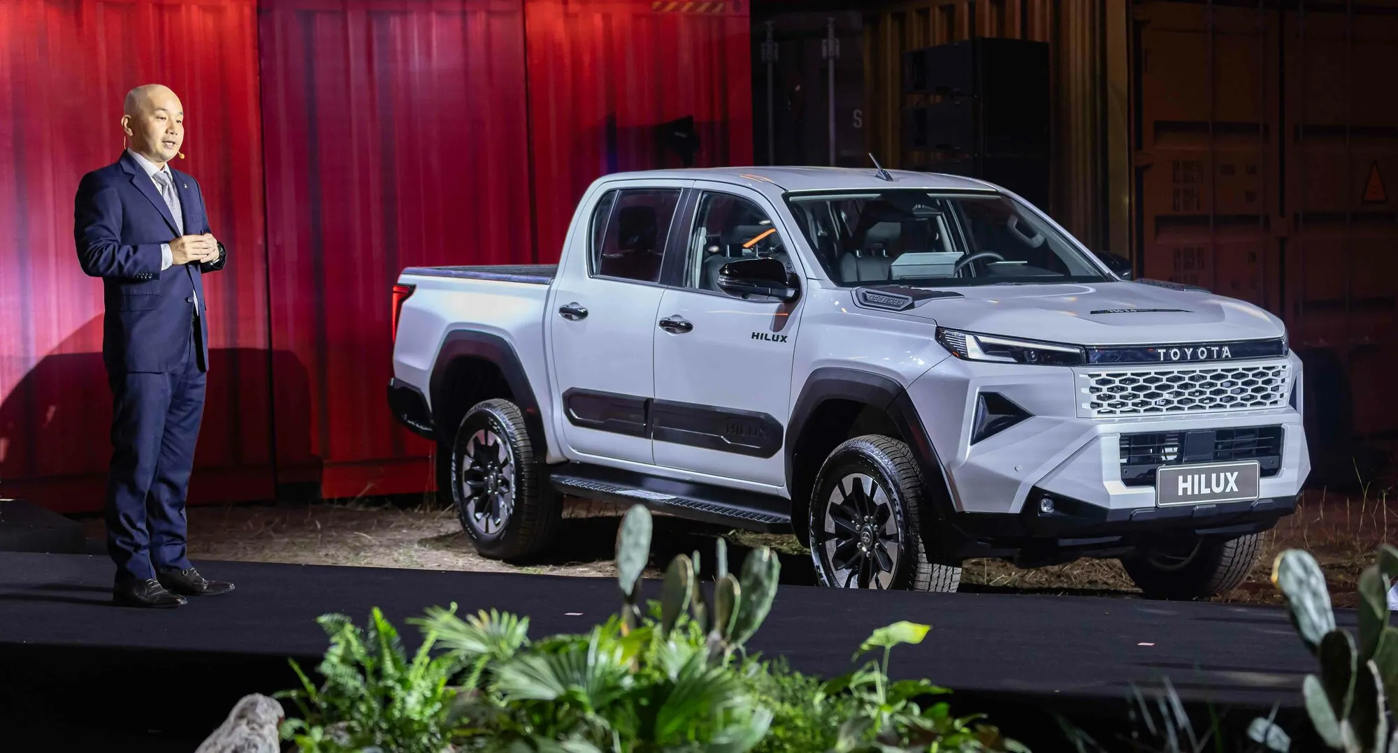 Bảng giá Toyota tháng 9: nên mua Corolla Cross, Innova Cross hay mẫu nào?