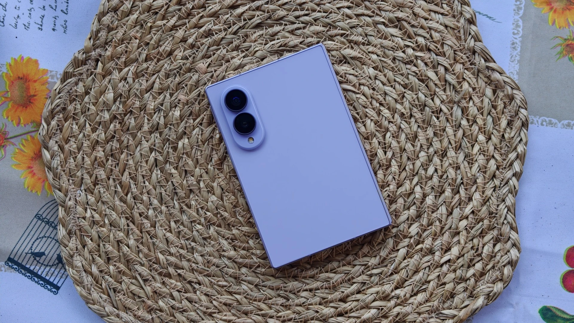 Motorola Razr Fold màn hình rộng: đối thủ mới của Galaxy Z Fold 8?