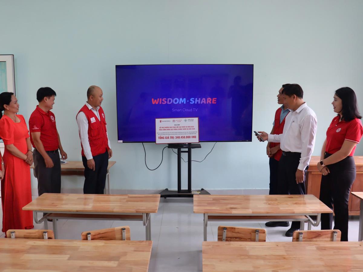 Hỗ trợ học sinh vùng lũ: Từ học bổng đến năng lực ứng phó