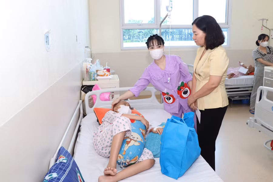 Lớp học trong bệnh viện: gieo chữ giữa hành trình trị bệnh