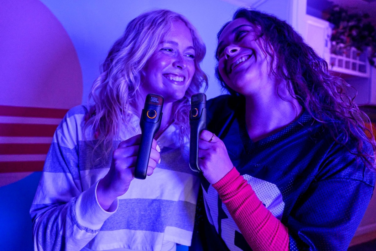 JBL EasySing Mic Mini: Micro karaoke AI đáng tiền cho tiệc nhỏ