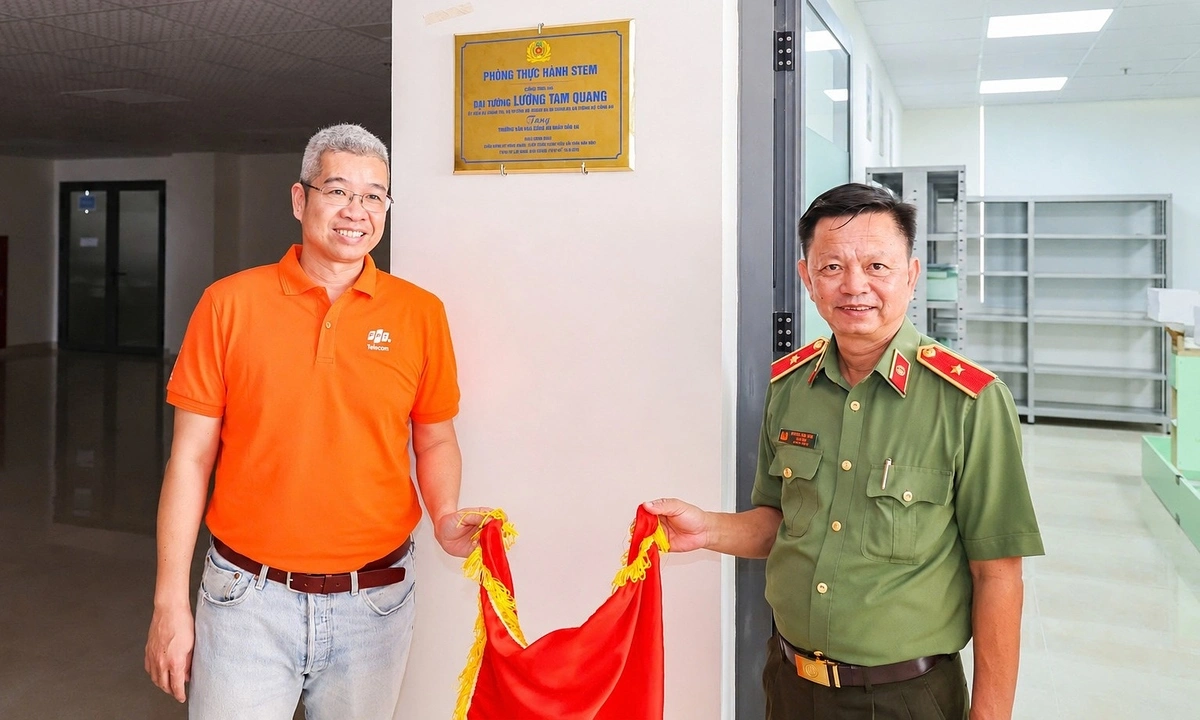 Phòng STEM hiện đại mở cánh cửa công nghệ cho học sinh vùng khó