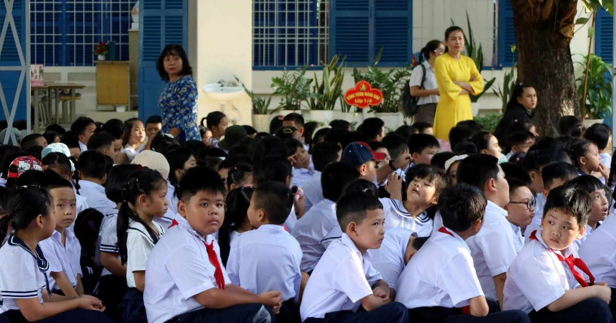 Siêu trường 10.500 học sinh: quản lý thế nào cho hiệu quả?