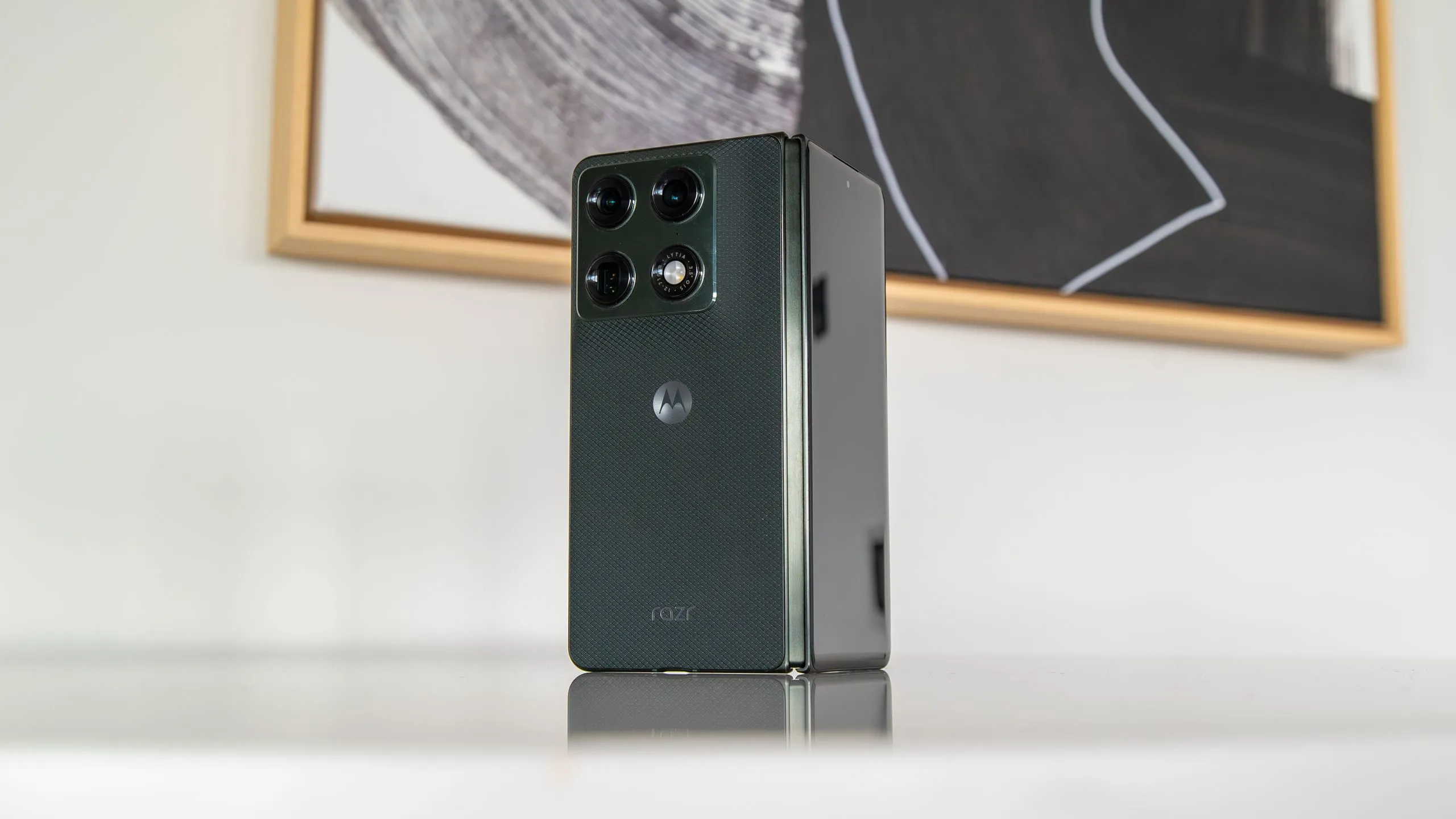 Motorola Razr Fold màn hình rộng: cơ hội vàng hay bước lùi trước Galaxy Z Fold 8?