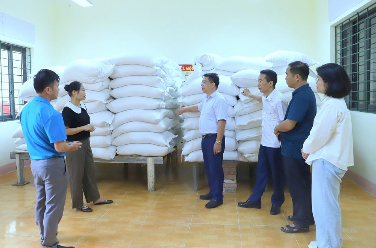 Hơn 2.100 tấn gạo dự trữ quốc gia đến với học sinh vùng khó