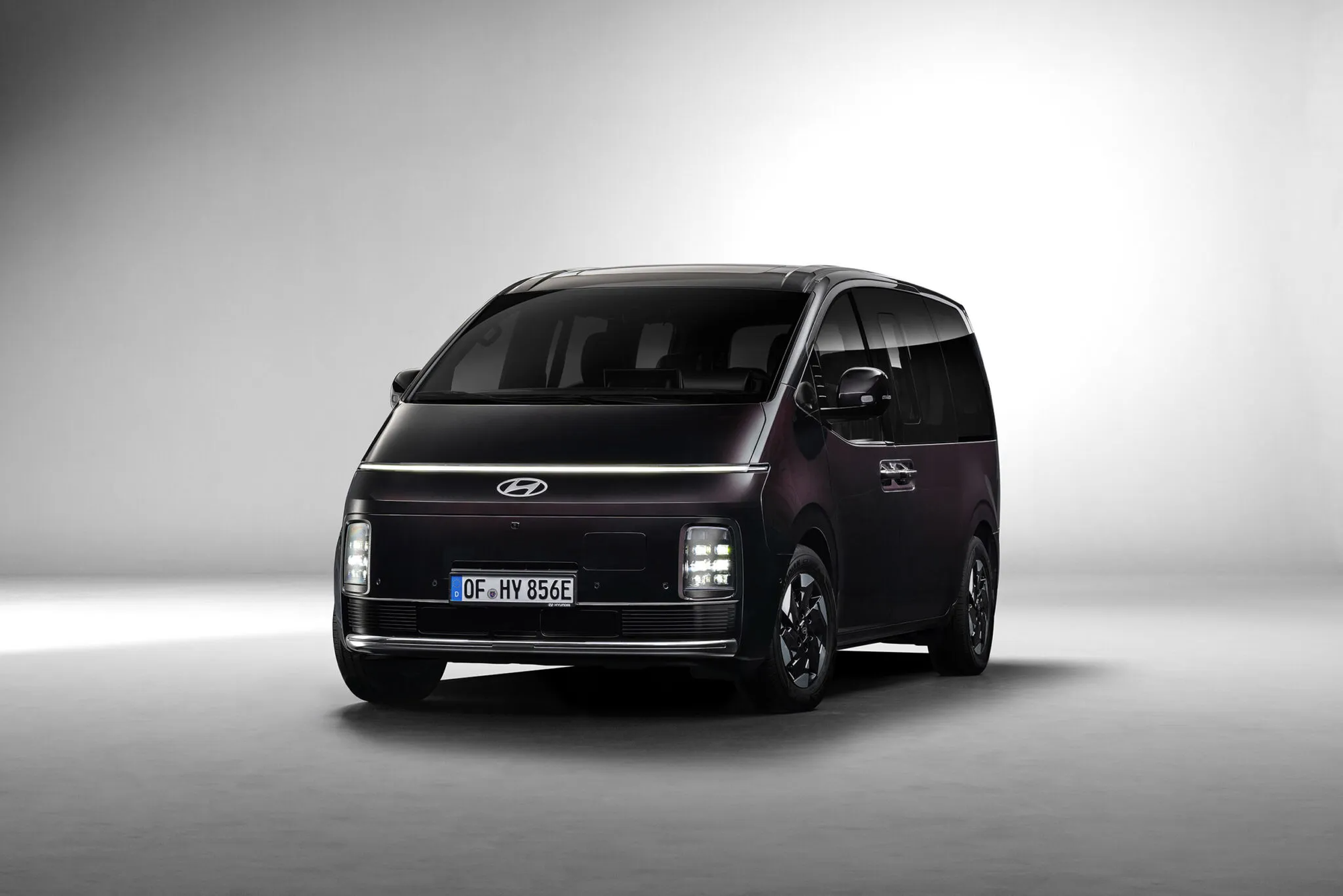 Hyundai Staria Electric: MPV điện 9 chỗ thách thức Volkswagen ID.Buzz