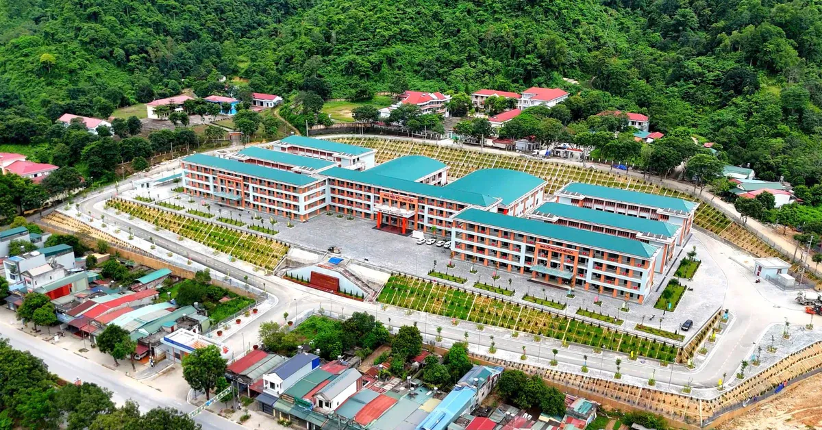 Những ngôi trường mới ở vùng biên: Cơ sở hạ tầng giáo dục đang thay đổi cuộc sống học sinh