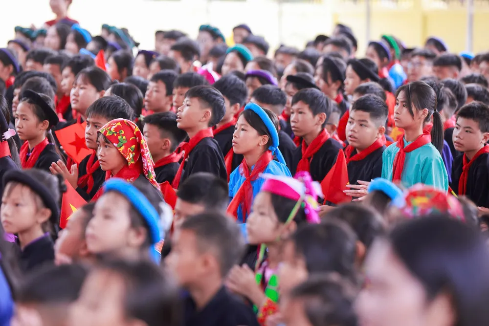 Sửa đổi chương trình, sách giáo khoa: Cú xoay mạnh sang ngoại ngữ, STEM và AI