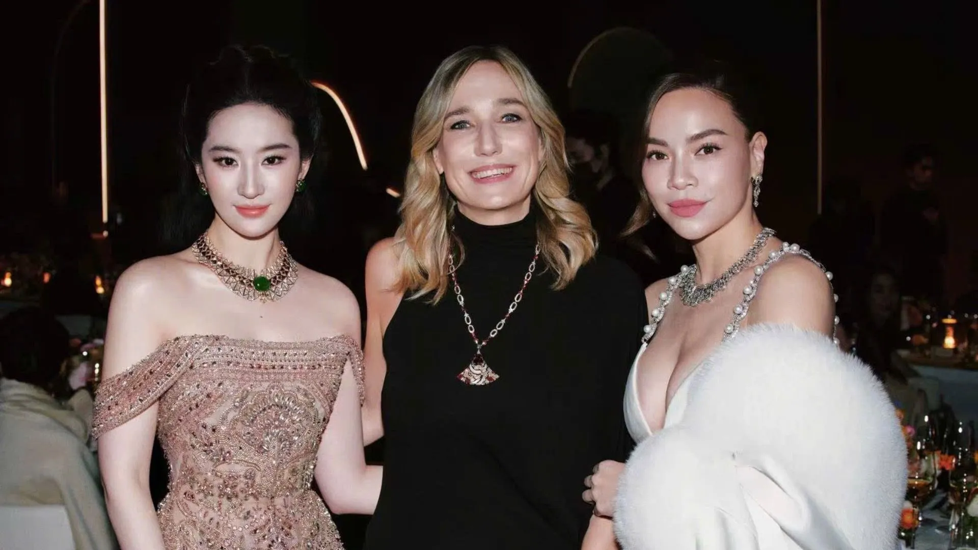 Hồ Ngọc Hà tỏa sáng tại Bvlgari Eclettica Thượng Hải
