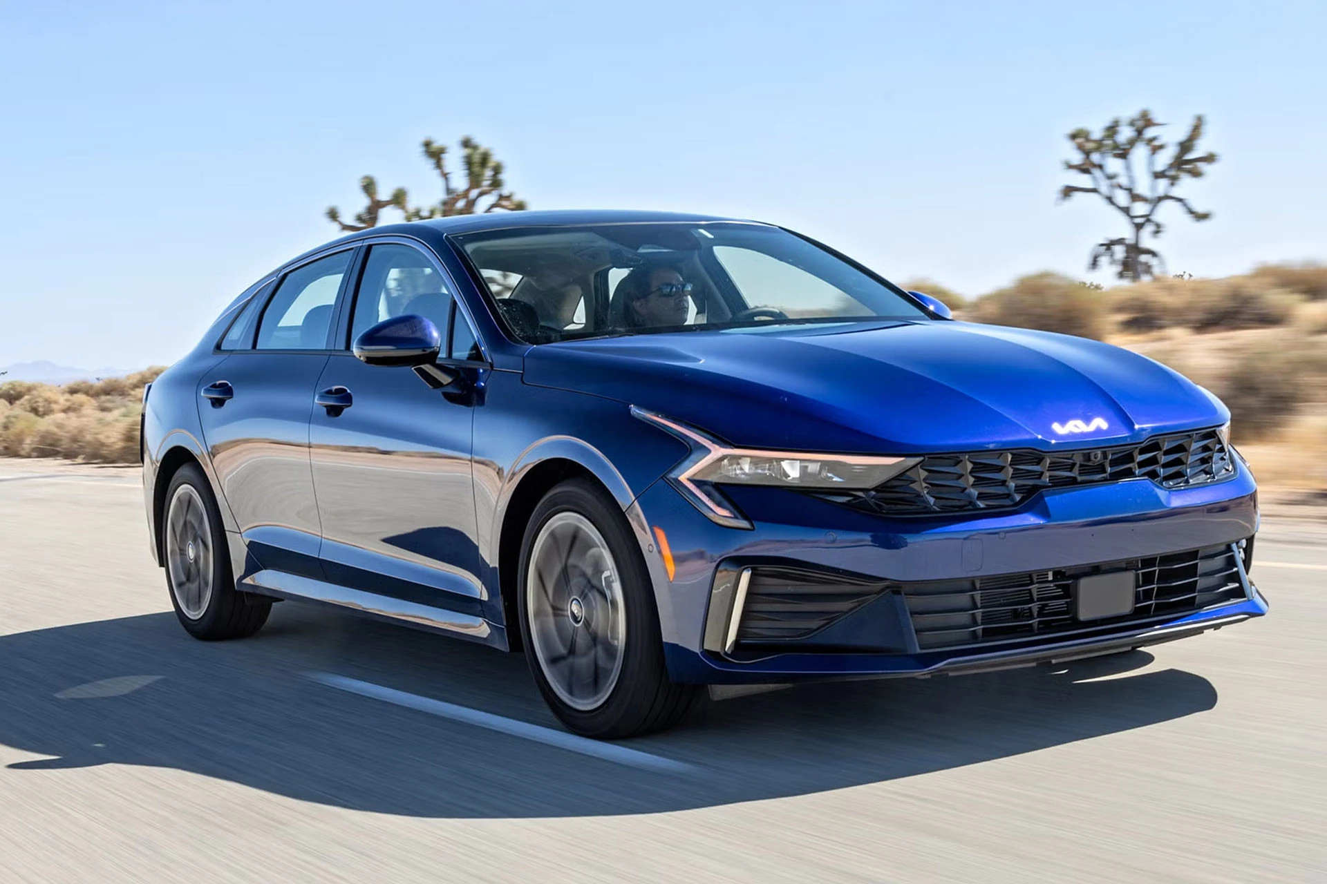 Hướng dẫn chọn xe gia đình từ 600 triệu đến 5 tỷ: MPV, SUV hay sedan?