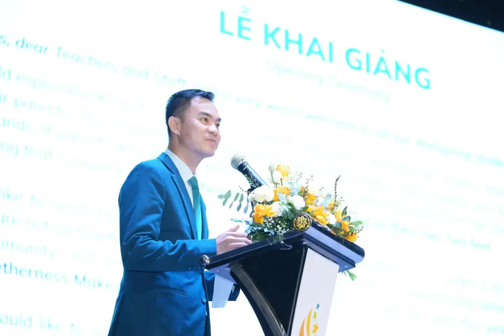 Trước khai giảng: Dạy con lễ phép quan trọng hơn điểm số?