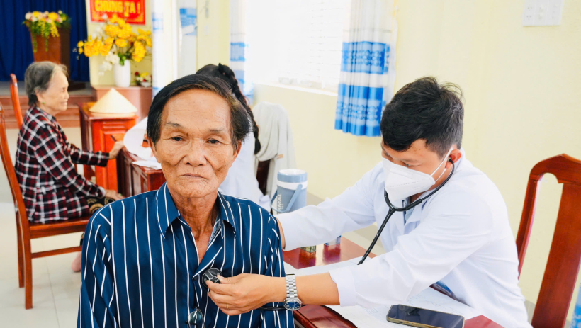Cách các tỉnh biên giới đưa dịch vụ y tế đến gần người dân