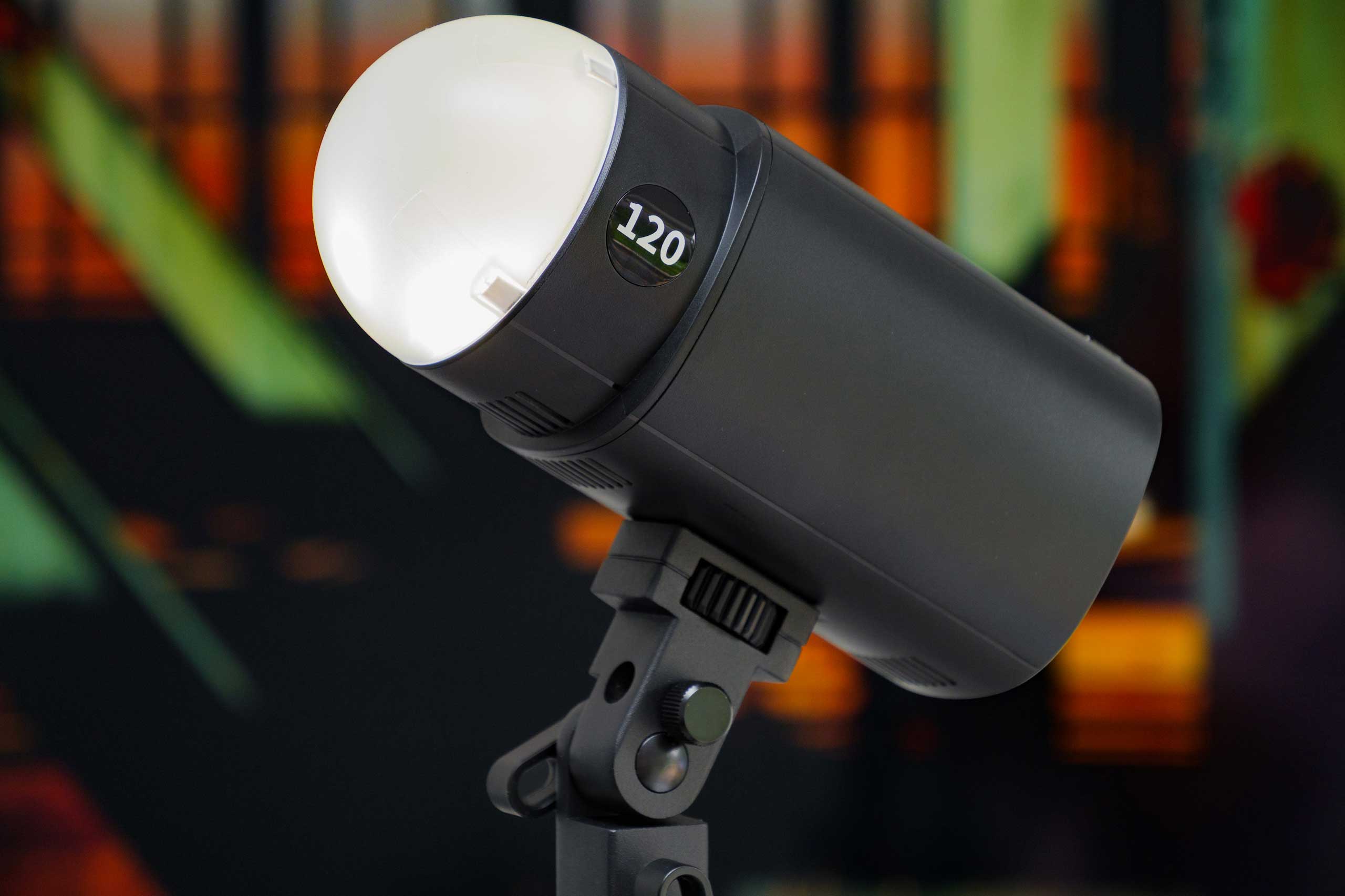 Godox MA2 và Neewer Q120: chọn đèn nào cho macro và outdoor?