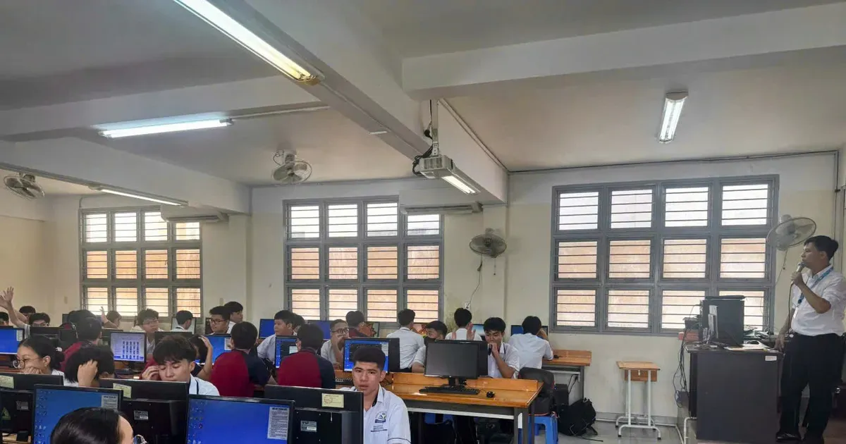 2.100 thời khóa biểu cá nhân: bước ngoặt quản trị ở THPT Nguyễn An Ninh