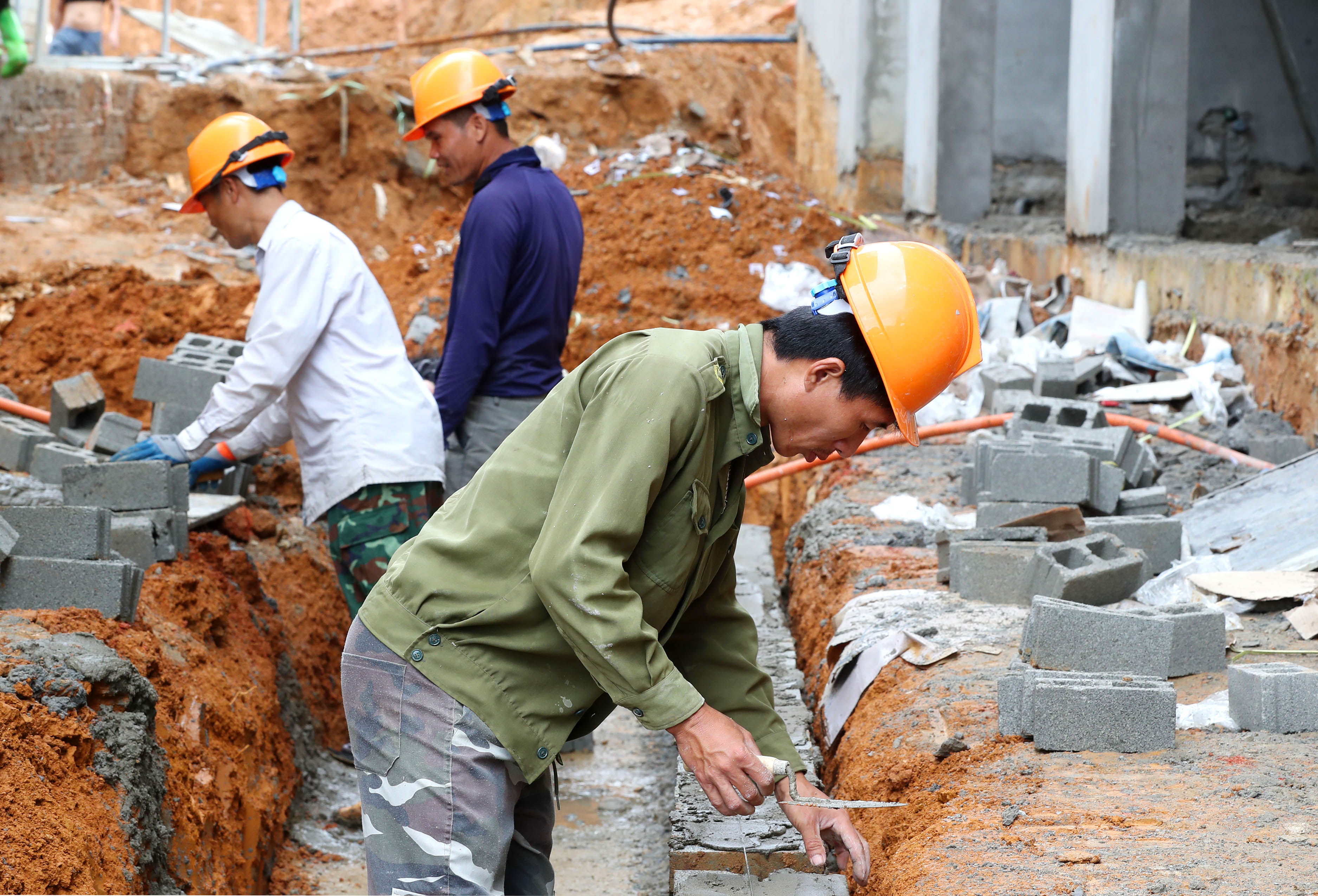 Những ngôi trường mới ở vùng biên: hạ tầng đổi cơ hội học tập