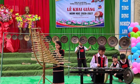 Vượt qua khoảng cách địa lý để học sinh vùng sâu vùng cao đến trường