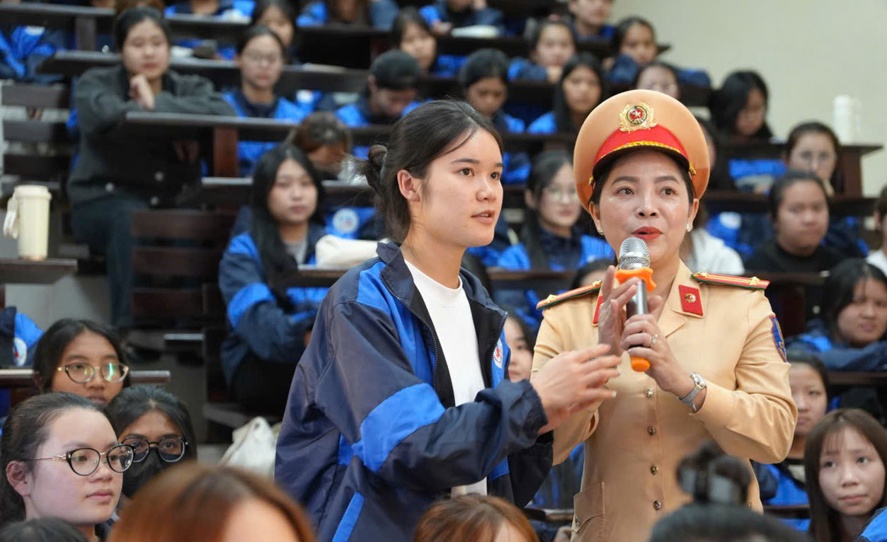 Kỹ năng tham gia giao thông an toàn: bài học đầu tiên của năm học mới