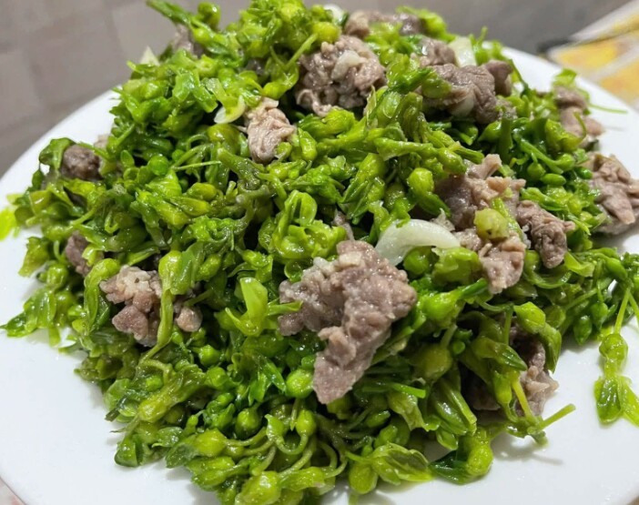Từ cỏ dại thành siêu thực phẩm: Cách chọn và dùng hoa thiên lý, rau càng cua