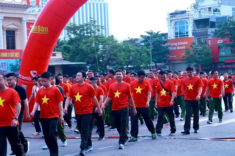 Hàng triệu bước chân mở ra một chuẩn mực sức khỏe cộng đồng mới