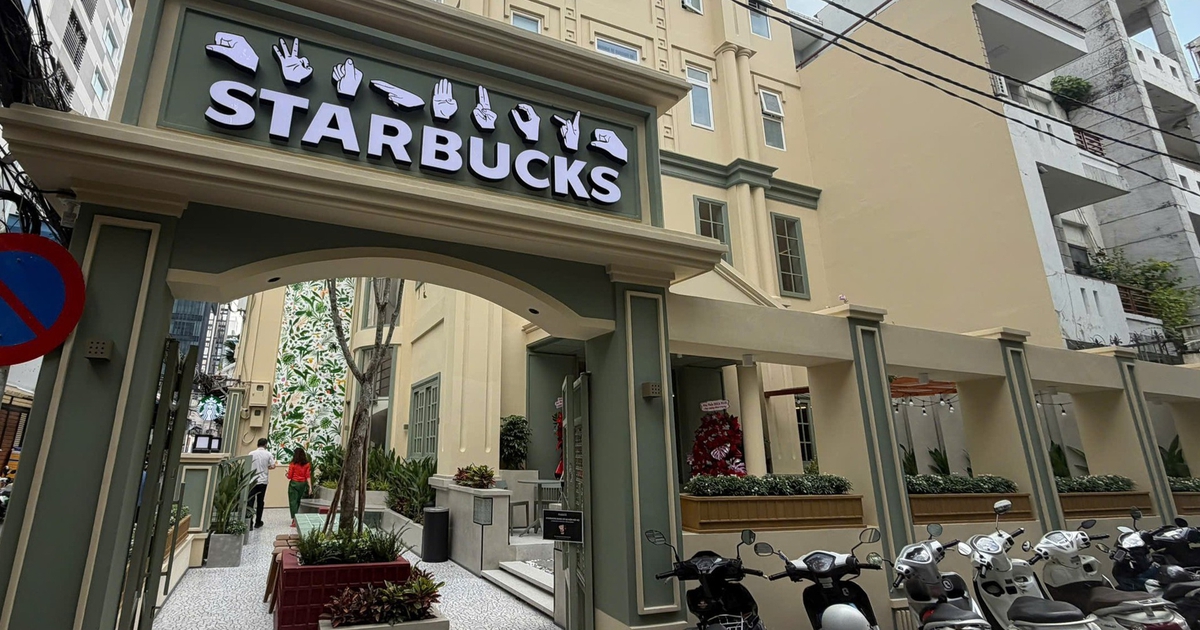 Starbucks mở Signing Store hẻm đầu tiên tại TP.HCM