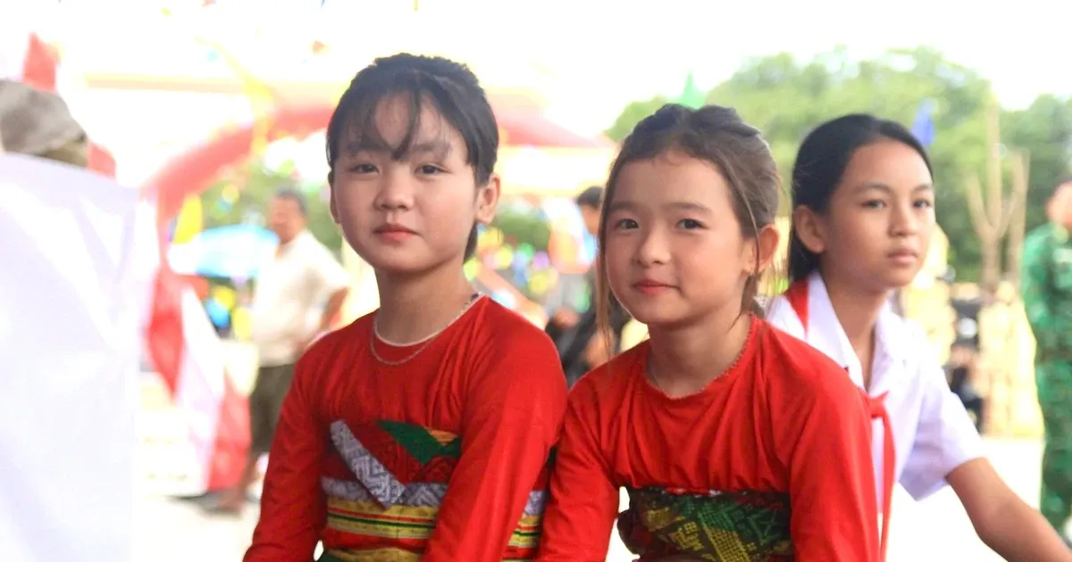 Trường nội trú vùng biên: từ quãng đường 20km đến lớp học ngay bên bản làng