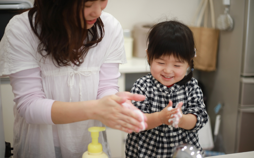 Nhà trường phòng bệnh tay chân miệng: vệ sinh và theo dõi sức khỏe chủ động