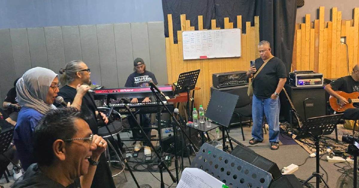 Awie Buktikan Gelaran Rock King dengan 20,000 Peminat di Stadium Merdeka