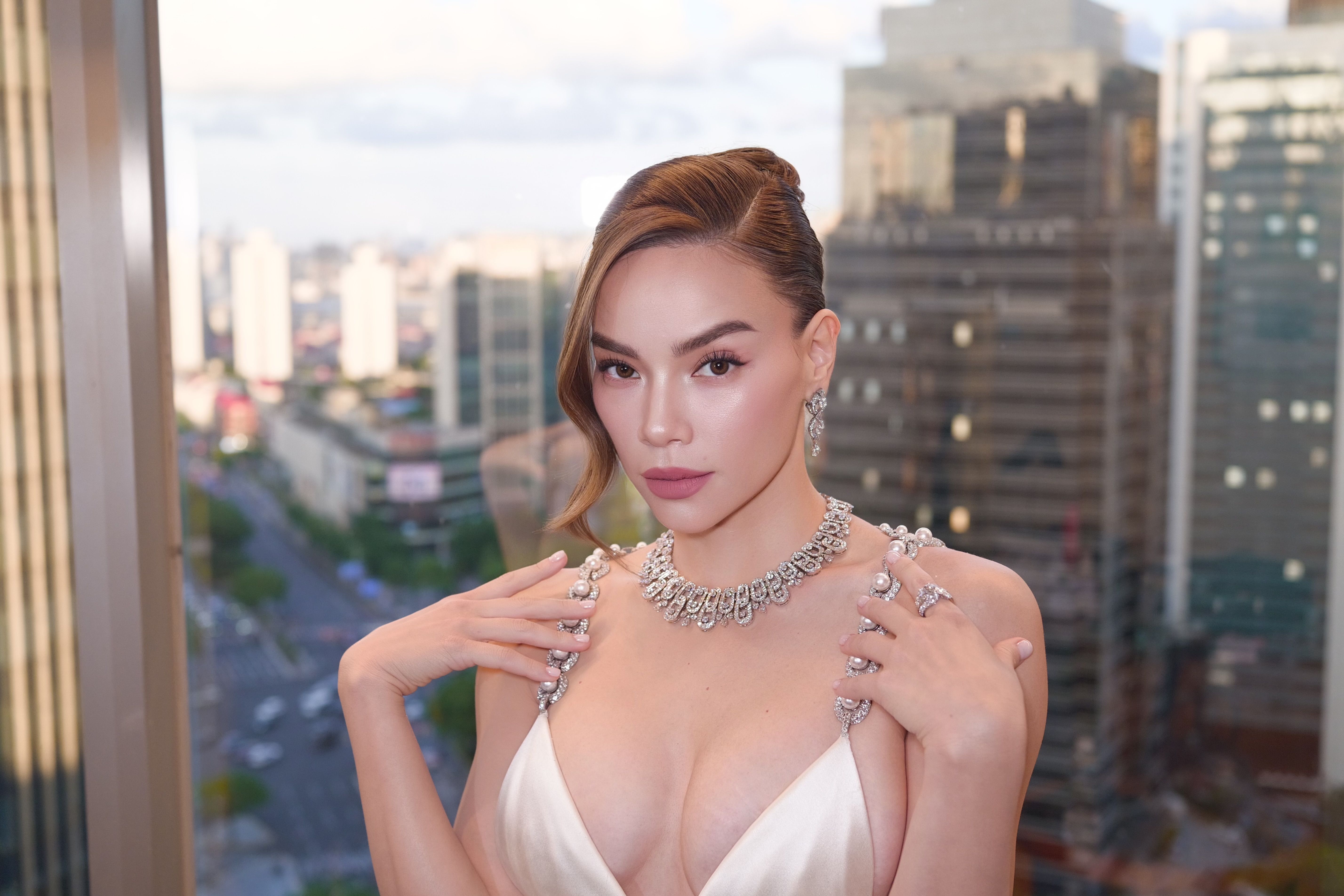 Hồ Ngọc Hà tỏa sáng tại Bvlgari Eclettica Thượng Hải