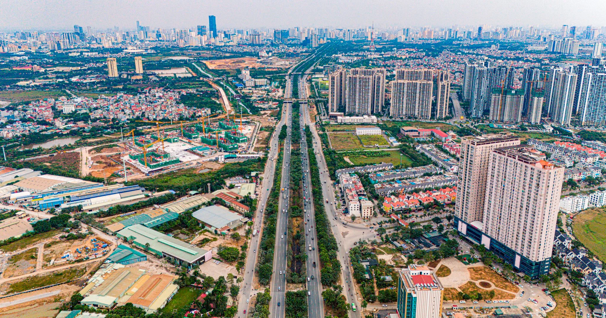 Đại lộ Thăng Long: Từ đường cao tốc thành nam châm bất động sản