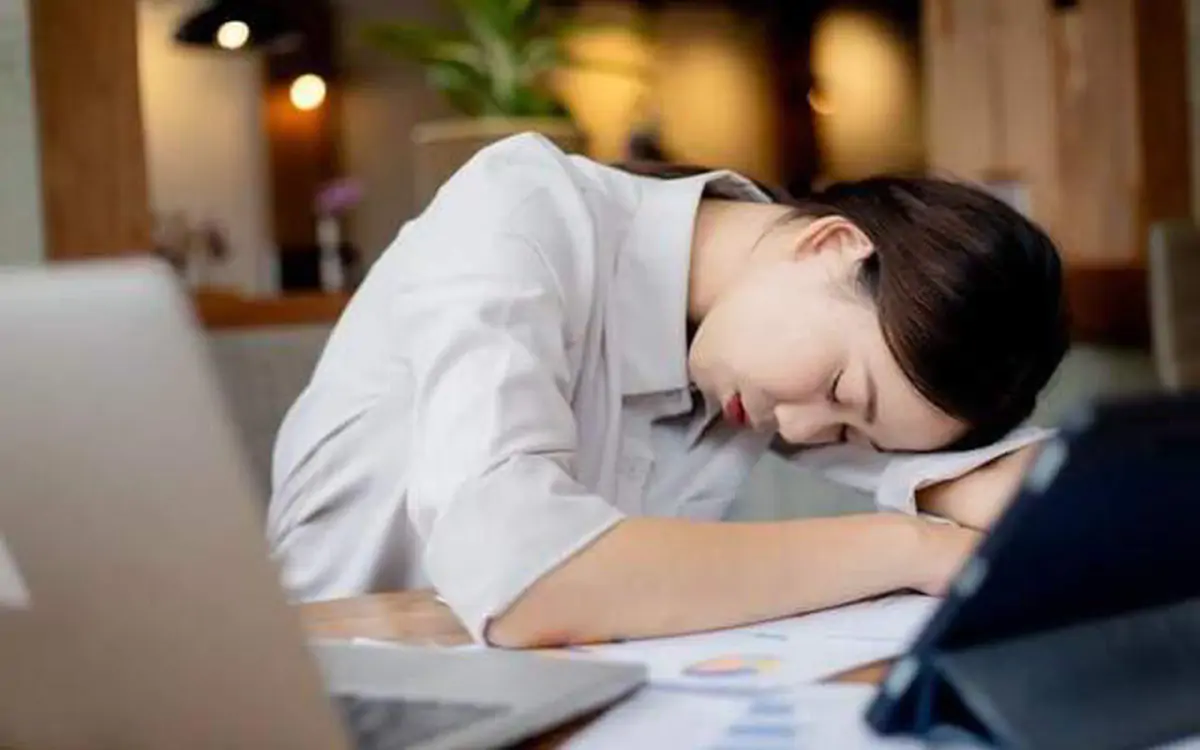 Ba thói quen sáng sớm giúp giữ cơ bắp sau tuổi 40