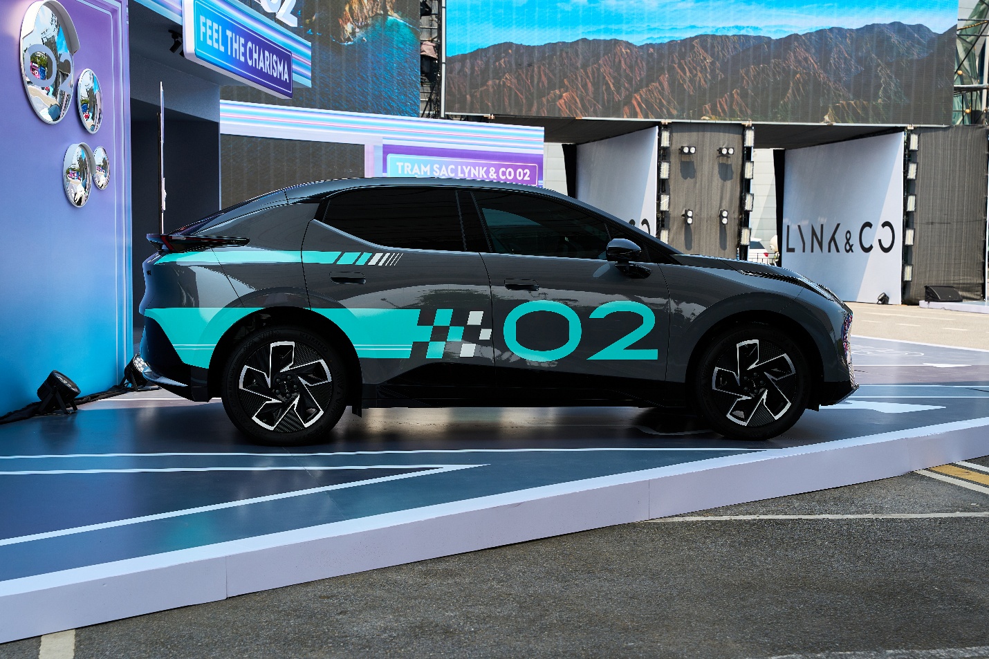 Lynk & Co 02 ra mắt Việt Nam: xe điện cho thế hệ thích khác biệt