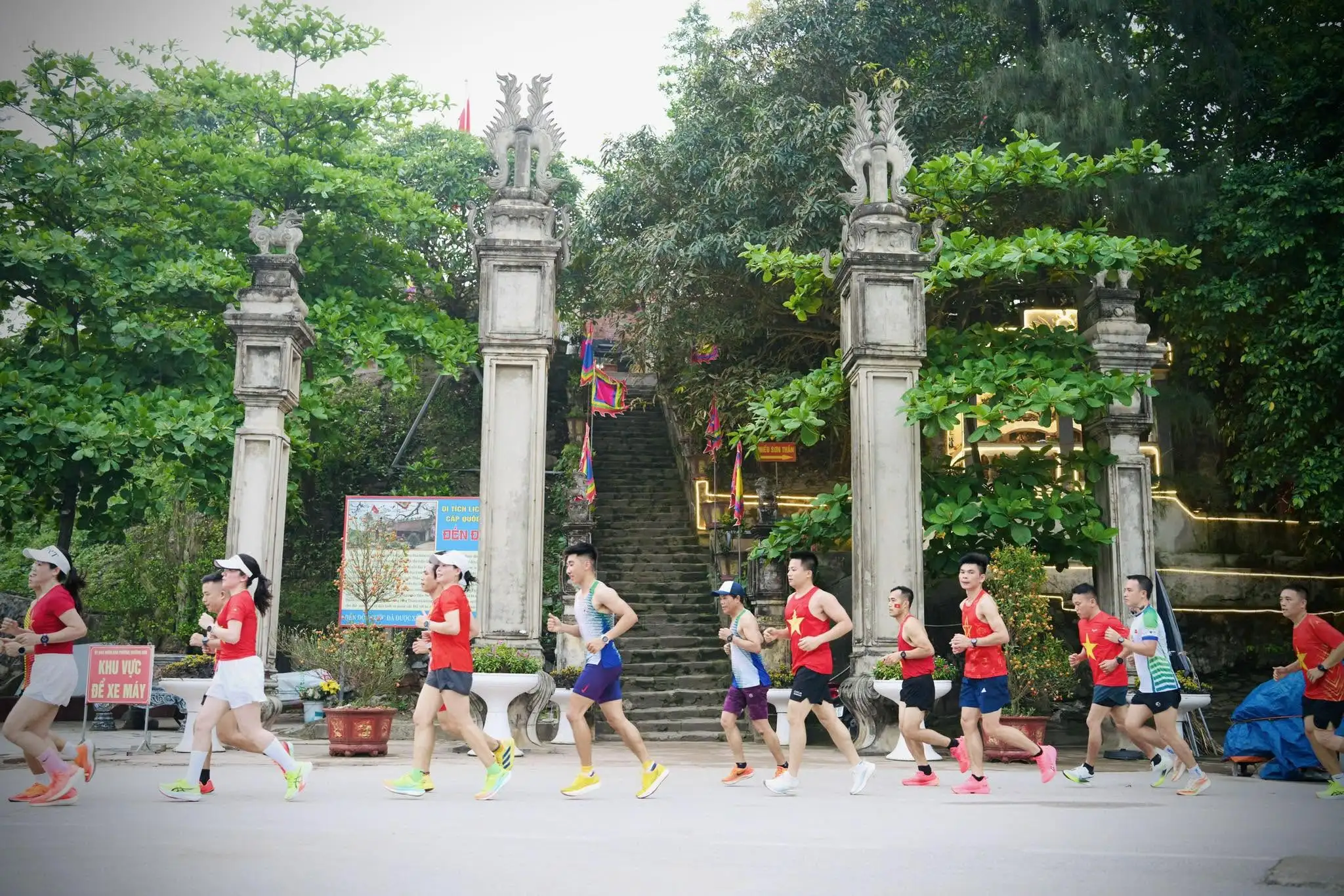 Giải marathon: từ đường chạy đến động cơ du lịch địa phương
