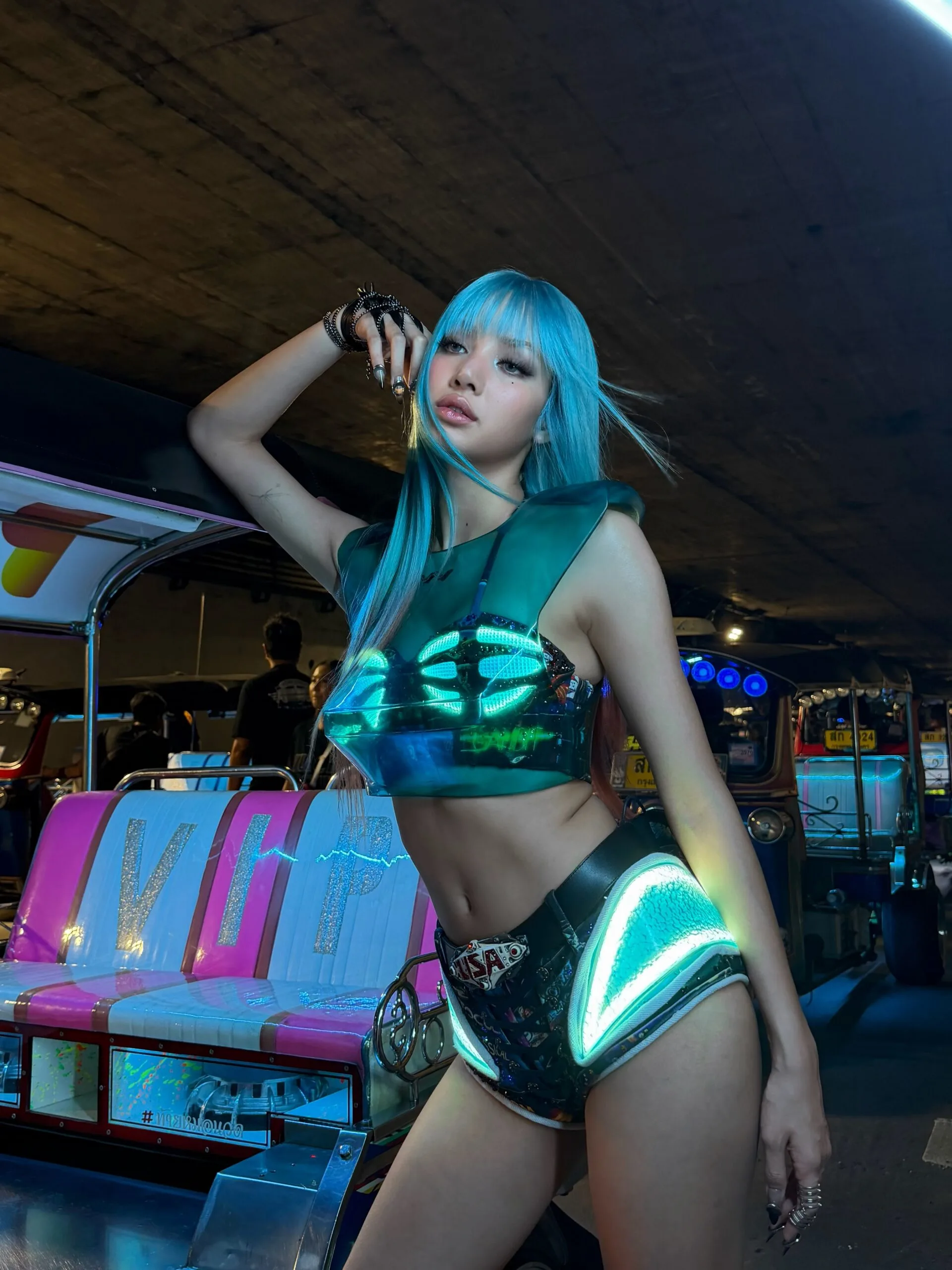 Lisa phá kỷ lục YouTube với MV ‘SaWaDiKa’ và chiến lược solo thông minh
